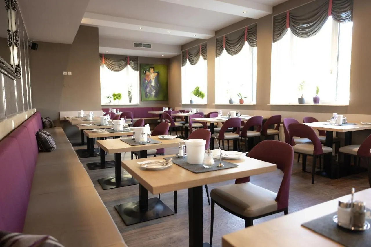 Hotel Max70 Salzburg 3*,